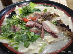 -吕记清真美食城(永兴服装街店)