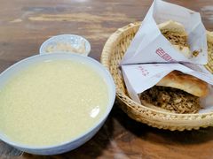 小米粥-穆得·老周家牛肉烧饼(普利街店)