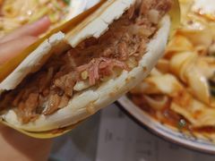 腊汁肉夹膜-大嘻咹biangbiang面(历史博物馆店)