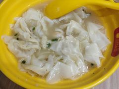 小馄炖-小杨生煎(金山百联购物中心3楼店)