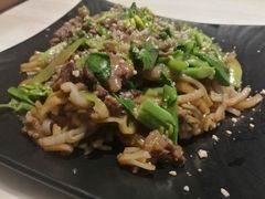 湿炒牛河-喜牛潮汕鲜牛火锅
