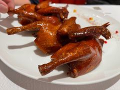 玻璃皮润烧乳鸽皇-北京厨房(SKP店)