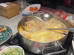 -尚尚仙·酸汤猪手·猪肚鸡火锅(华联万柳购物中心店)