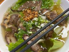 汕尾牛腩拼叉烧粿条-明姨仔潮汕美食·碳炉猪脚·汕尾牛腩饭·起片鸡煲(起义路店)