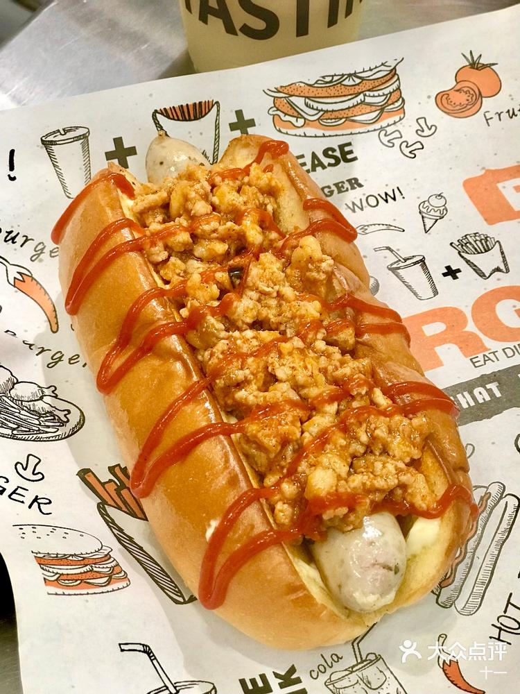 高清大图 十一 6月22日 21:39 关注 今天的命🌭️是德州肉酱热狗