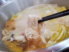 -鲜入围煮花胶鸡海鲜火锅