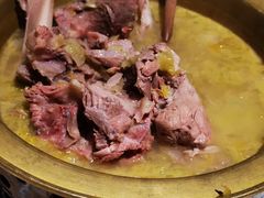 大骨头炖酸菜-关东小磨东北菜(上海长风大悦城店)