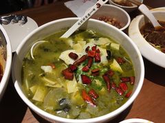 -渝是乎酸菜鱼(龙旗购物中心店)