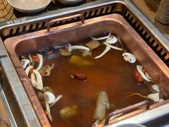 -吴氏老牌坊云南鱼豆花火锅店(通江街店)