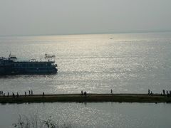 -巴陵广场