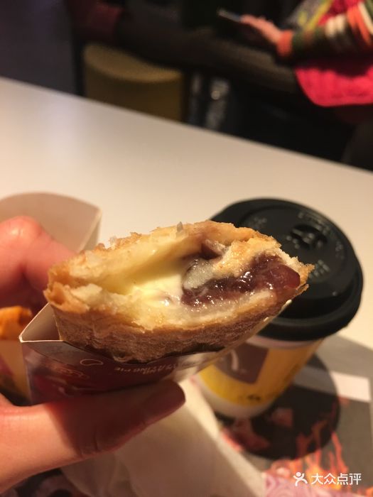 麦当劳(环贸iapm商场店)双皮奶红豆派图片 - 第1张