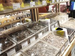 面包甜点陈列柜-粒上皇(淮河路步行街店)