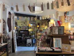 -邊城書店