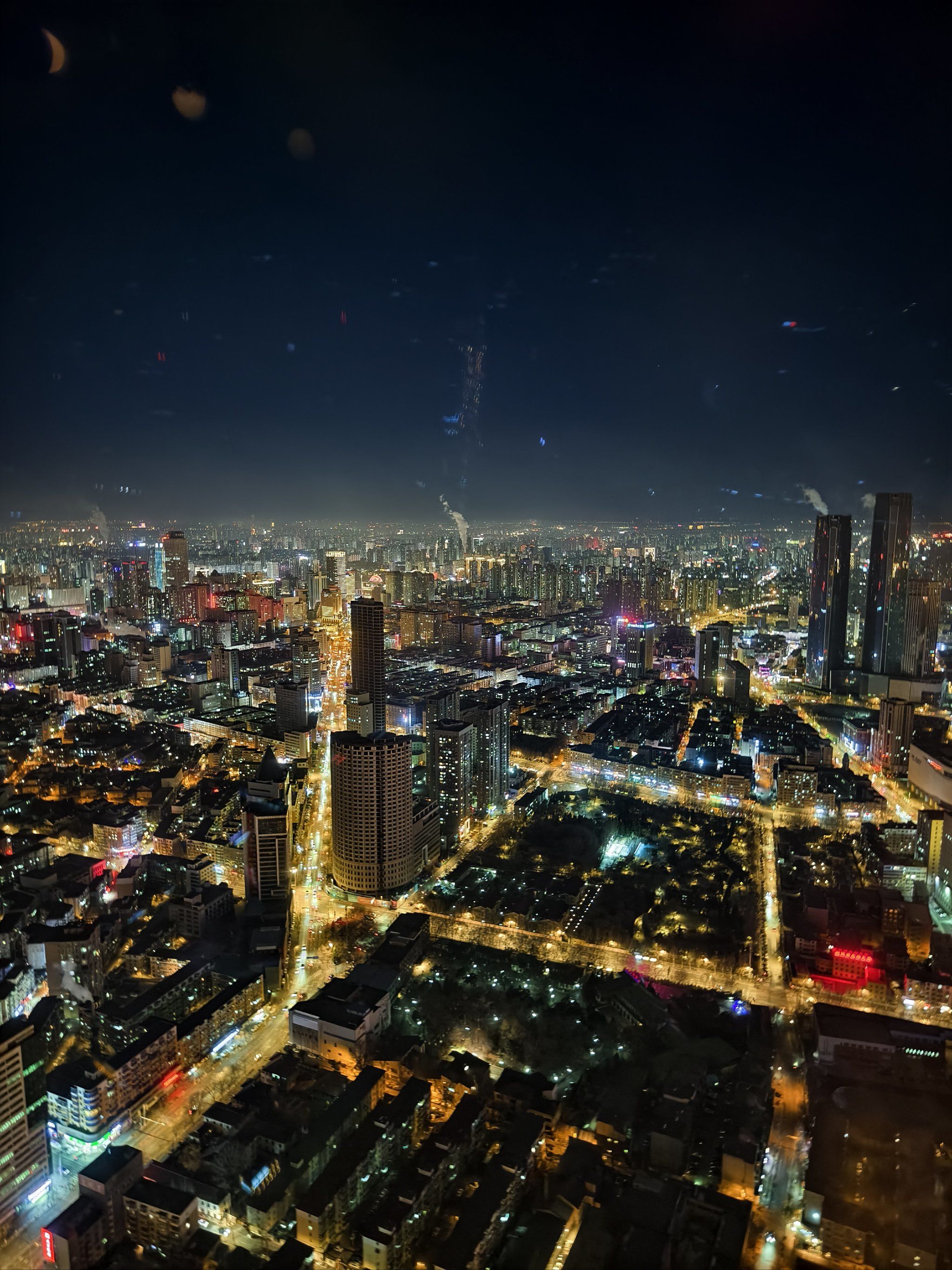 夜幕下的高楼