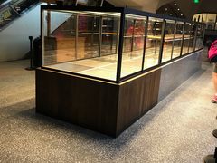 面包甜点陈列柜-LELECHA乐乐茶(上海五角场万达广场店)