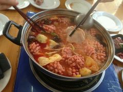 -苗伯妈酸汤火锅
