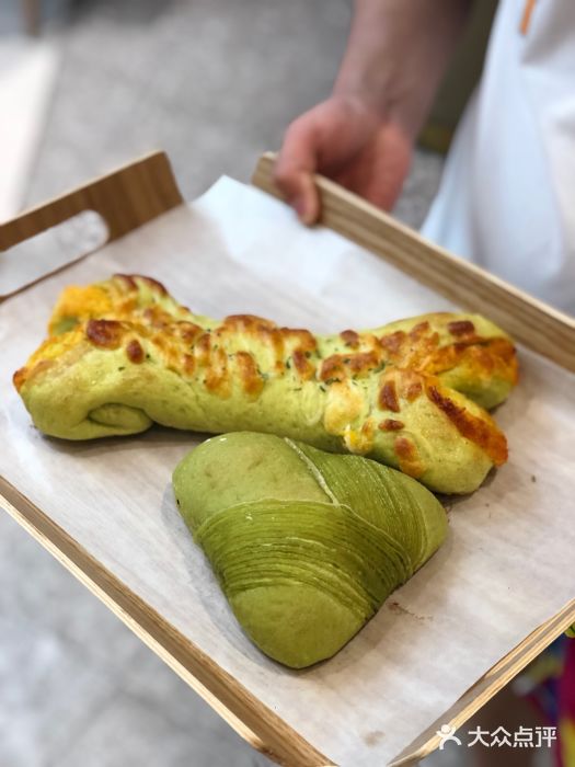 奈雪的茶(松江万达店)菠菜肉骨头图片