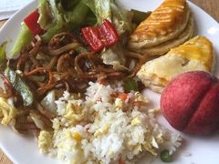 -西安大雁塔科技大学地铁站亚朵酒店