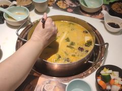 -洪氏嗨捞·猪肚鸡火锅(阳光天地店)