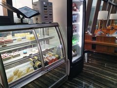 面包甜点陈列柜-忆咖啡观景餐厅(桂林象山公园店)