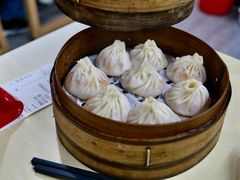 -莱莱小笼·乔艾