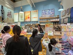 -猫的天空之城概念书店(杭州南宋御街店)