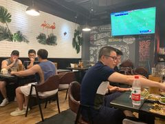 大堂-長壹旋转烤吧 农家鸡火锅