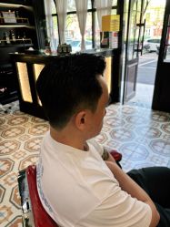 -豪帅男士理容馆