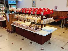 -红宝石·鲜奶小方·海派西点房(南丹店)