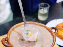 -何妹湿辣牛肉·粤式烧烤砂煲(桂雅路店)