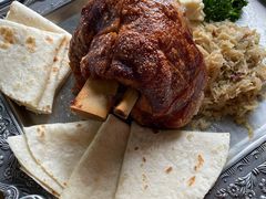 猪肘子-车谷小镇