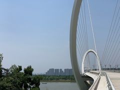-南京眼步行桥