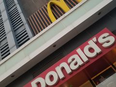 门面-麦当劳(展览路店)