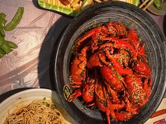 -肥肥虾庄·金牌油焖大虾(汉口城市广场店)