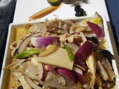 -伊带伊路新疆美食府(呼家楼店)