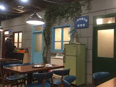 大堂-超越炭火牛蛙火锅鸡(河东店)