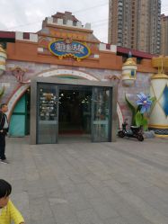 -维佳童话镇演出现场(徐东店)