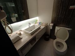 -昆明朗威酒店(昆明站火车站双桥夜市风情街店)