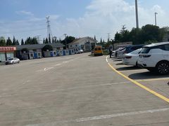 -平望服务区·停车场