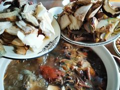 -杨记山珍鸡煲菌汤锅