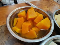 -黄利砖万峰林布依特色酸笋牛肉馆