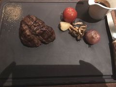 -恰餐厅及酒吧 CHAR Bar & Grill (北京丽都皇冠假日店)