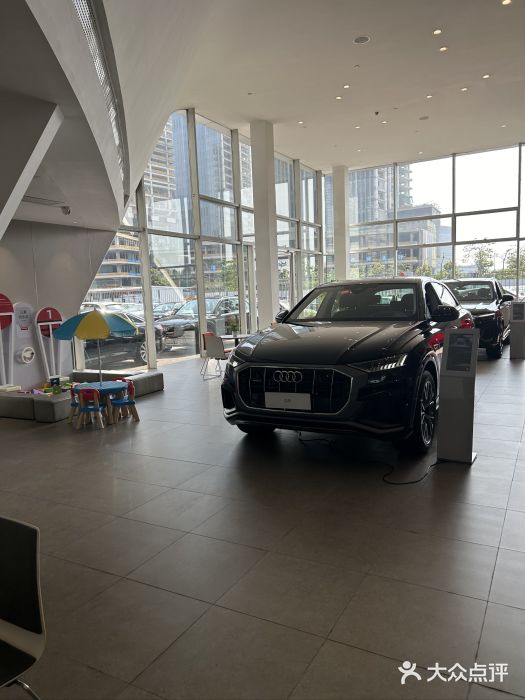 深圳锦龙奥迪4S店(前海店)图片