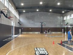 -梦想之巅·青少年篮球·羽毛球·培训中心(西站店)