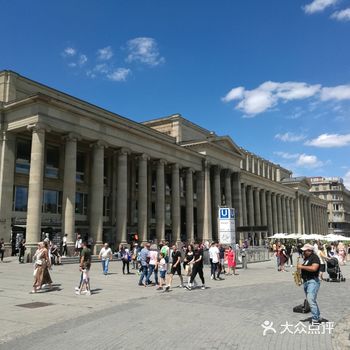 其中黑格尔厅是一个音乐厅或者大礼堂