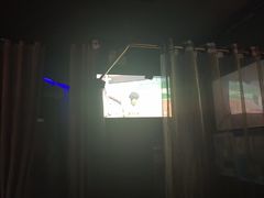 -瓦伦丁主题制服酒吧