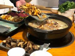 -云朵石锅鱼·野生菌餐厅(蒗放店)