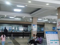-上海大学附属上海和平眼科医院