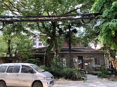 -全家便利店(愚园路六店)