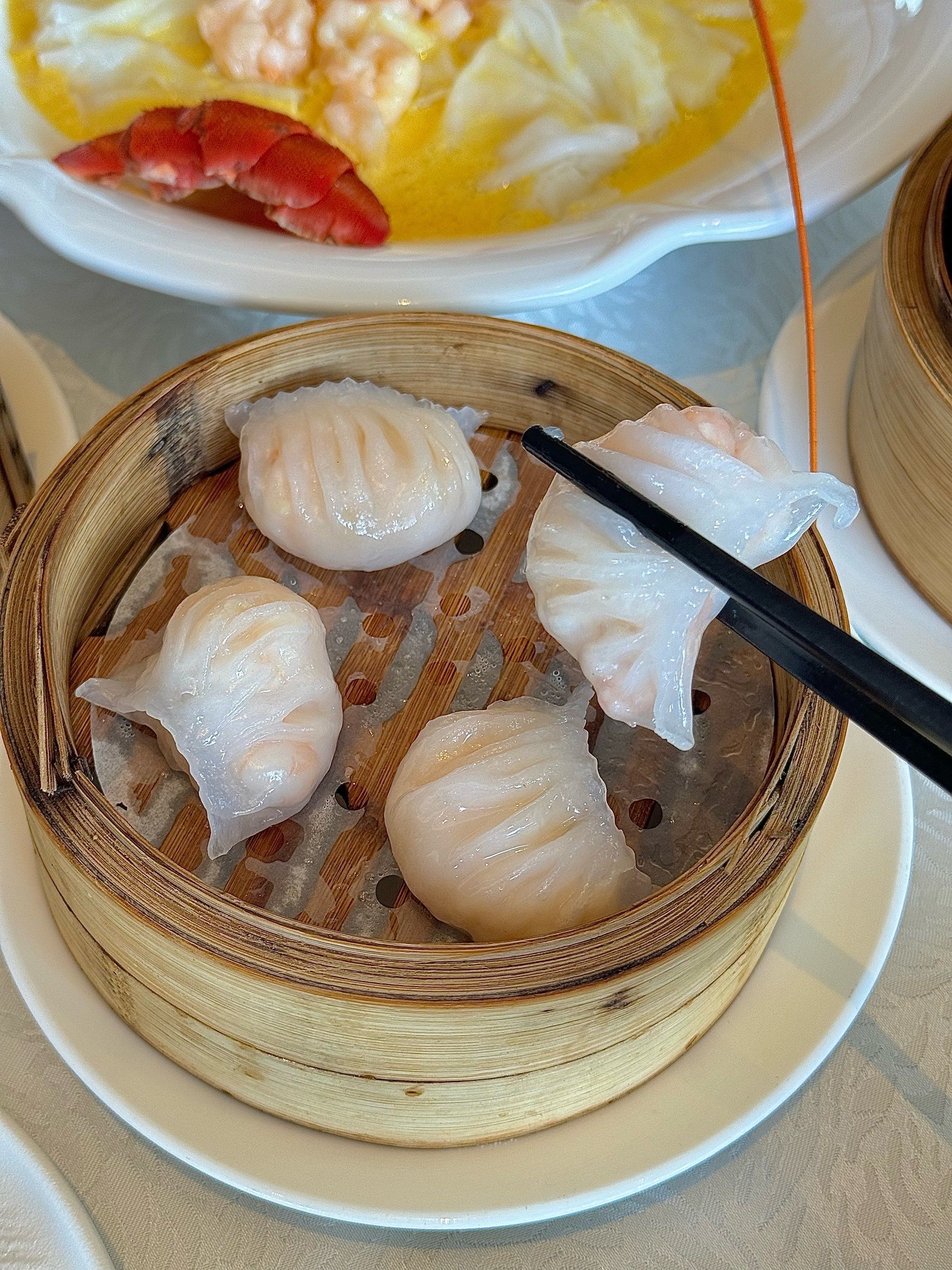 经典粤菜还得看9396
-
这里还能看到金紫荆广场和维港海景
